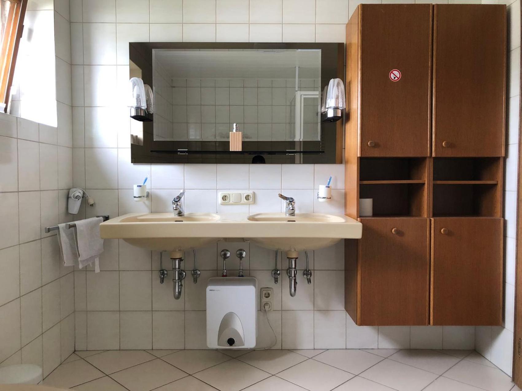 Wei Wei'S Hostel Ehenbichl المظهر الخارجي الصورة